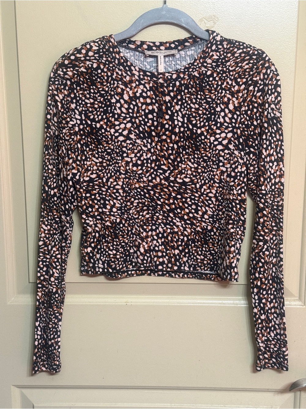 BCBGeneration Black Leopard Print Long Sleeve Ribbed Crop Top